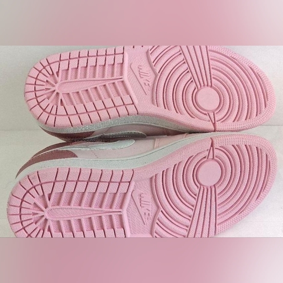 Jordan 1 Mid Digital Pink Women’s Sneakers Size 7 Pre-owned Good Condition - Picture 3 of 11